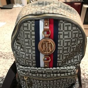Tommy H. small back pack